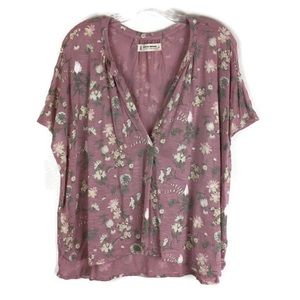 Lucky Brand Short Sleeve Slit Front Sandwash Printed Top in Pink Multi